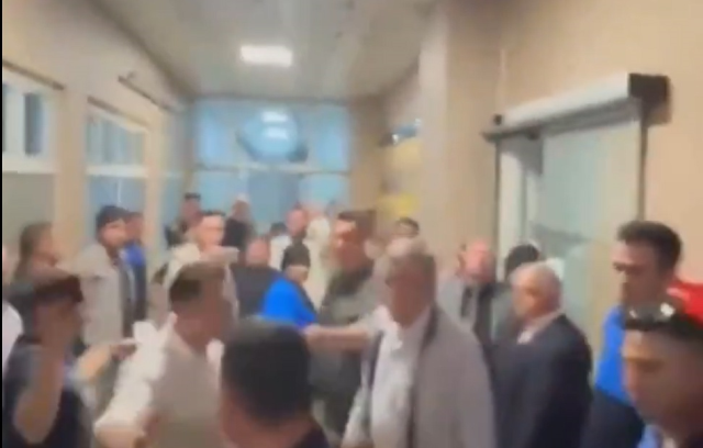 Afyonkarahisar’da yeni dönemin ilk meclisi kavga ile başladı