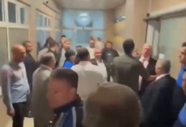 Afyonkarahisar’da yeni dönemin ilk meclisi kavga ile başladı