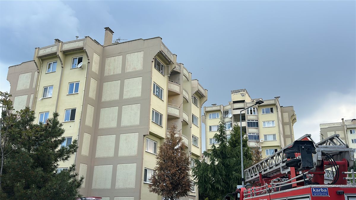 Kütahya\'da Apartman Yangını