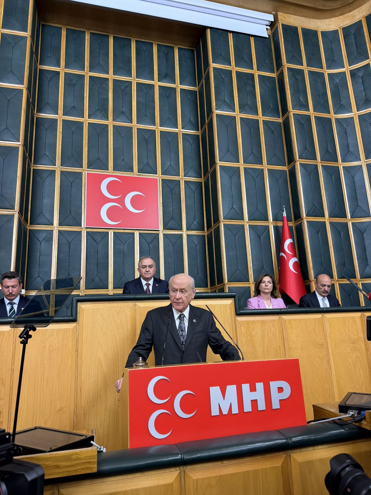 Bahçeli\'den CHP ve Filistin\'e Çağrı