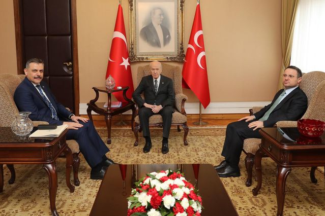 Bakan Çiftçi ile Bakan Gürlek, Devlet Bahçeli'yi ziyaret etti