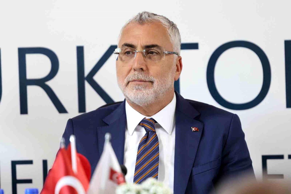 Bakan Işıkhan İsviçre\'de Türk STK\'larla buluştu