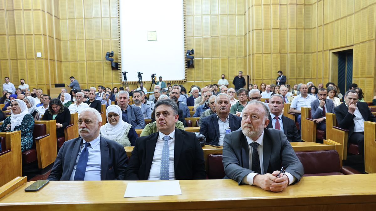 Bakırhan: \'Mutlak butlan\' kararı demokrasiyi tehdit ediyor