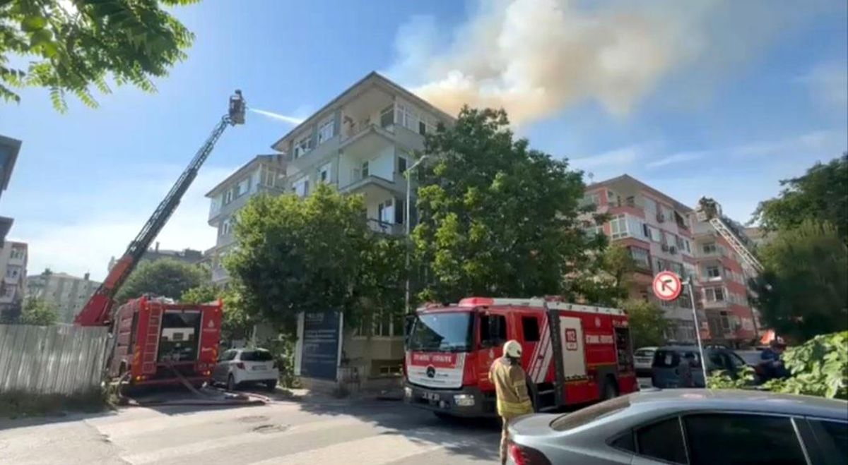 Bakırköy\'de Apartman Yangını Paniğe Neden Oldu