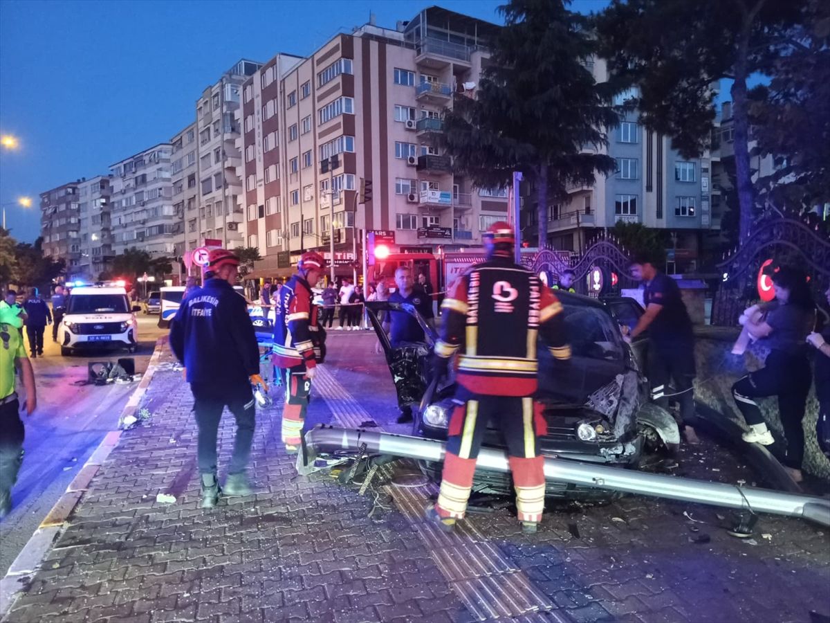 Karesi\'de Trafik Kazası: 1 Ölü, 1 Yaralı