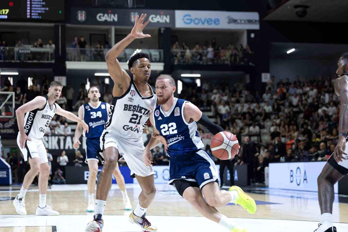 Beşiktaş Play-off\'ta Öne Geçti