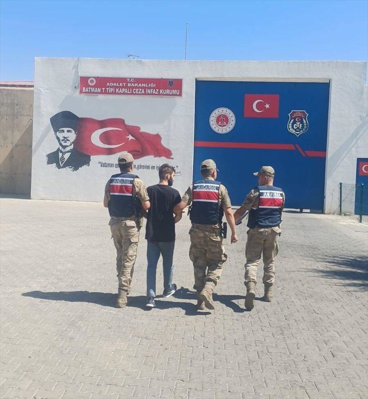 Batman\'da 15 firari hükümlü yakalandı