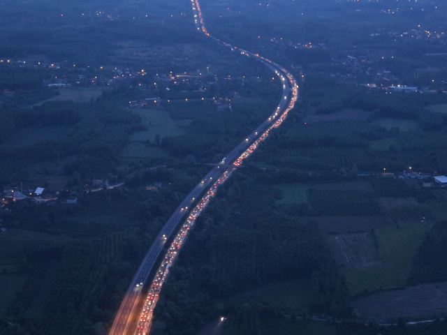 Düzce'de Bayram Dönüşü Trafik Yoğunluğu
