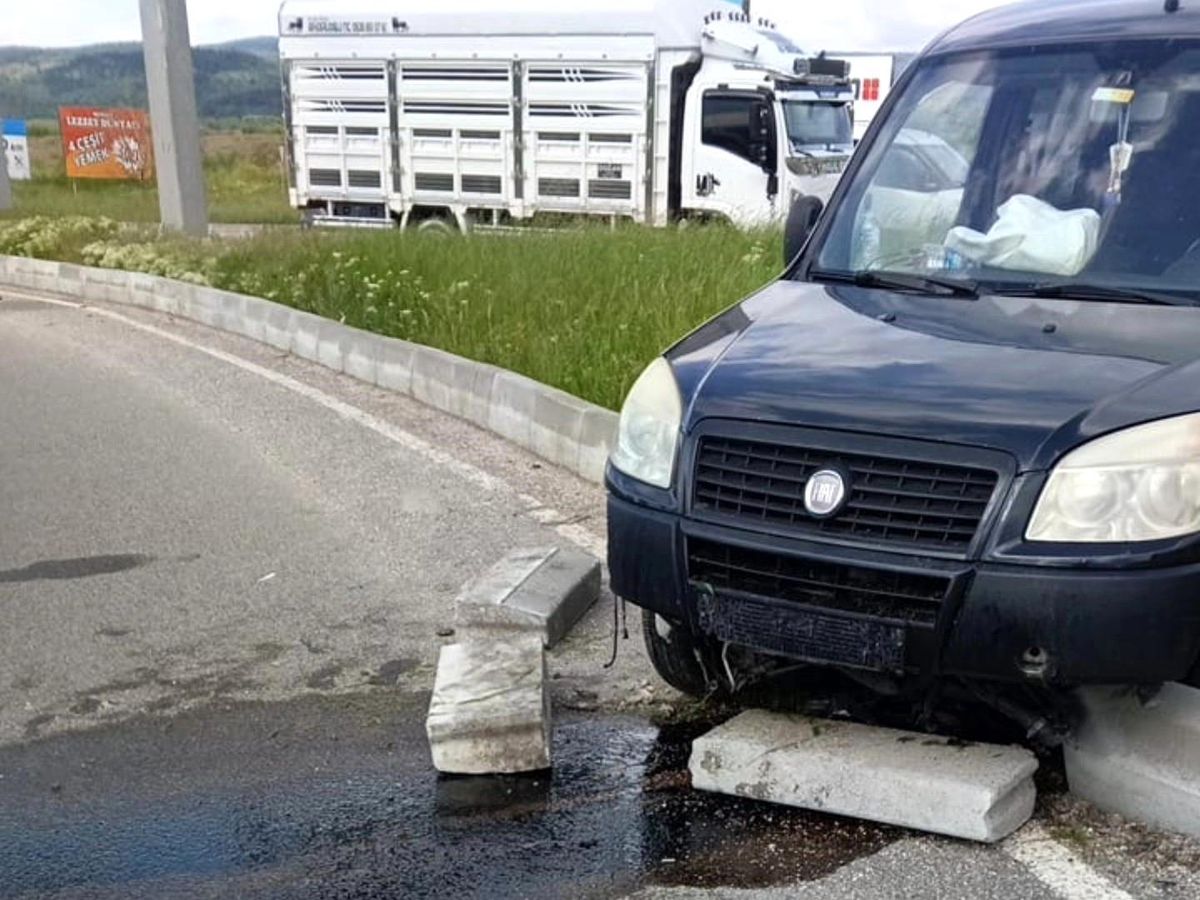 Bolu\'da Trafik Kazası: Sürücü Yaralandı