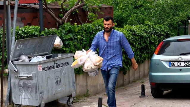 Hurdacıdan Hayvanlara Ekmeği