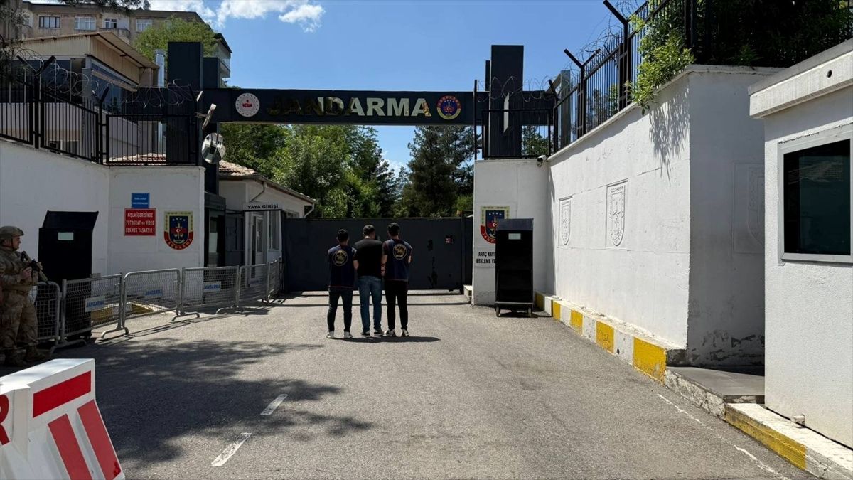 Diyarbakır\'da 24 Suçlu Yakalandı
