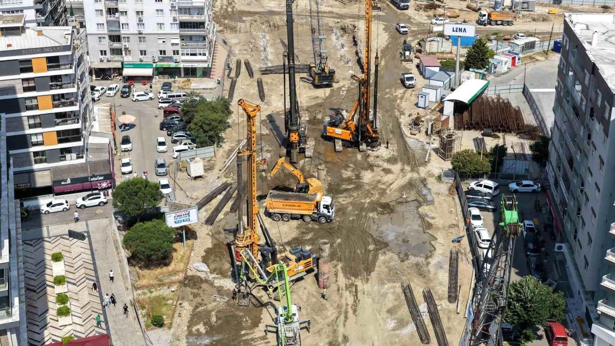 Dörtyol Köprülü Kavşağı\'nda çalışmalar yüzde 45\'e ulaştı