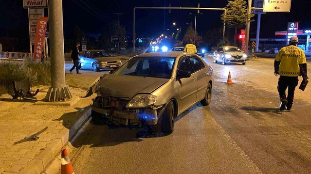 Elazığ'da İki Araç Çarpıştı: 1 Yaralı