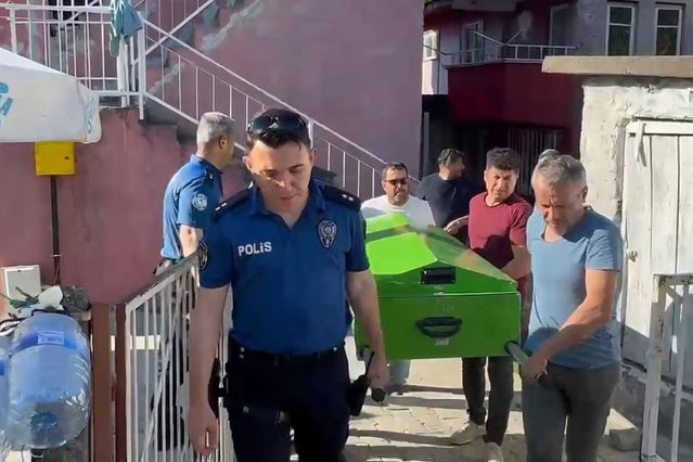 Emniyet mensubu evinde ölü bulundu