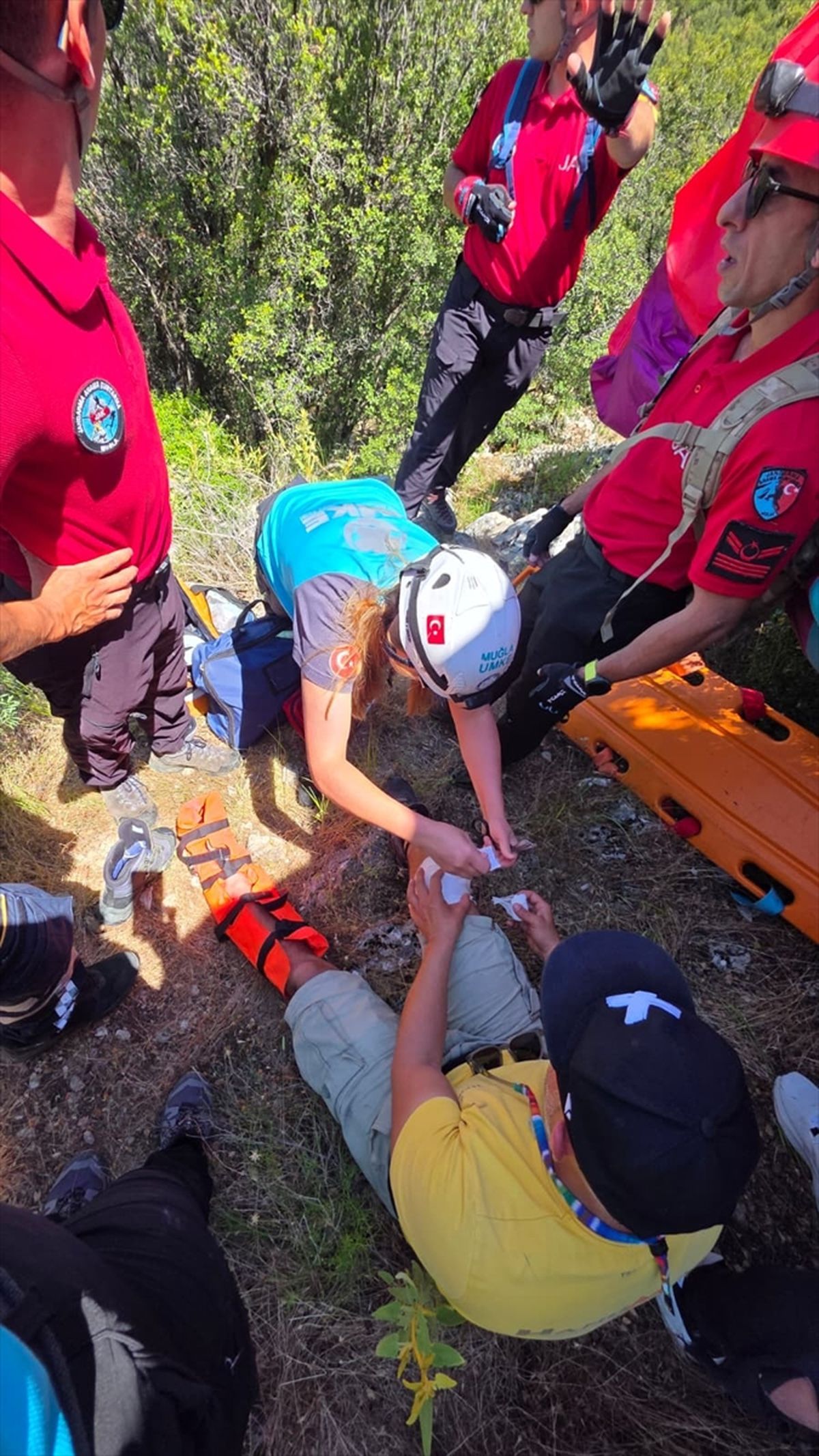 Fethiye\'de Yamaç Paraşütü Ormana Düştü