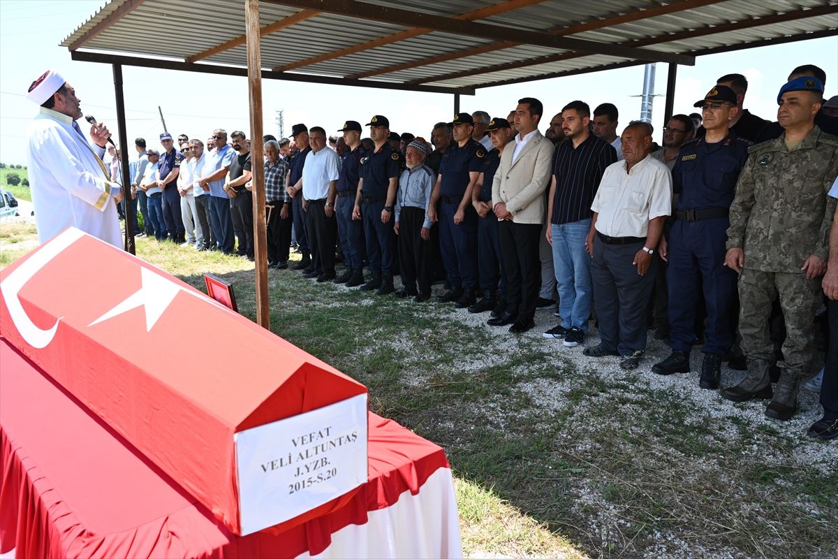 Yüzbaşı Veli Altuntaş Son Yolculuğuna Uğurlandı
