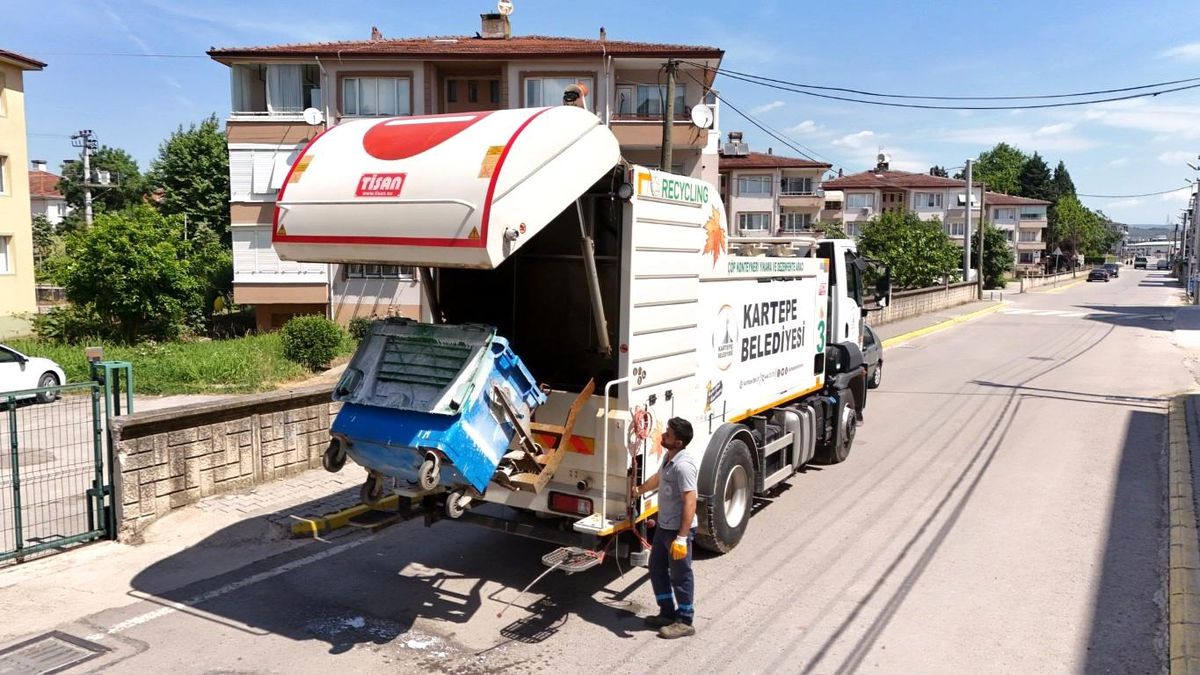 Kartepe\'de bayram sonrası temizlik mesaisi