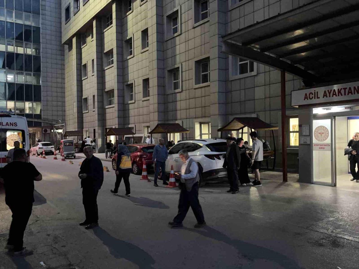 Bursa\'da Silahlı Saldırı: Kayınço Araçta Kişiyi Vurdu