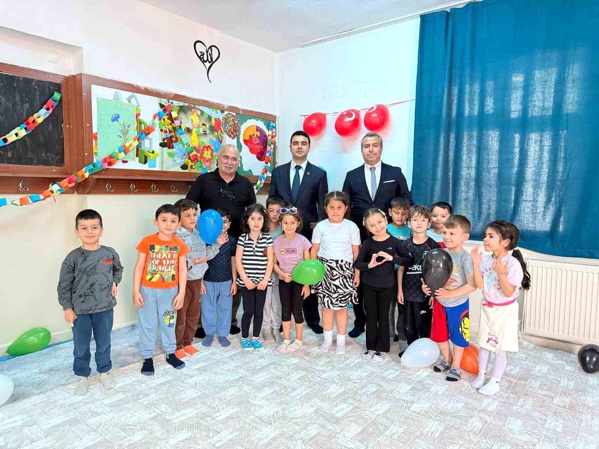 Kaymakam Kılıç, Cumhuriyet Ortaokulu\'nu Ziyaret Etti