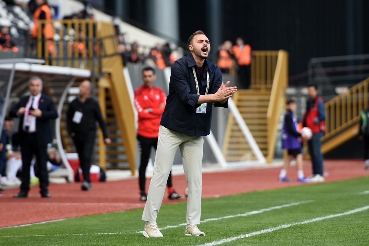 Manisa FK Teknik Direktör Ahmet Pektaş ile Devam Edecek
