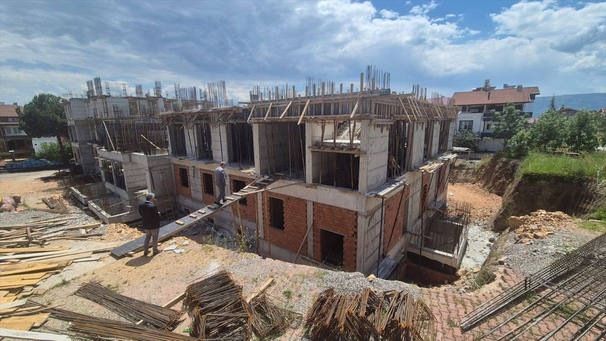 Niksar Kaymakamı yurt inşaatını denetledi