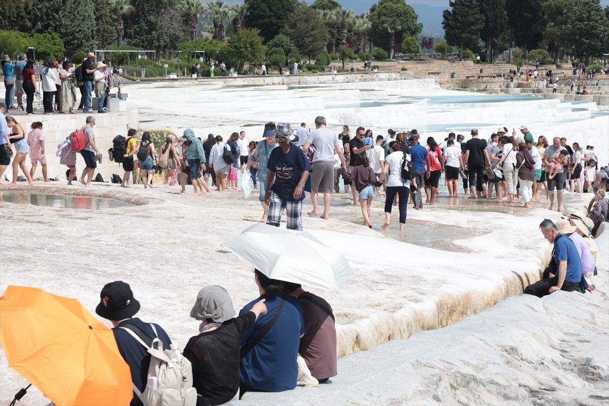 Pamukkale\'de Ziyaretçi Rekoru Kırıldı