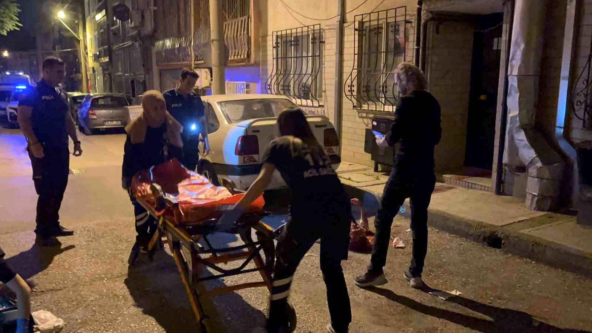 Bursa\'da Cinayet Girişimi: Anne Yaralı, Şüpheli Kendine Zarar Verdi