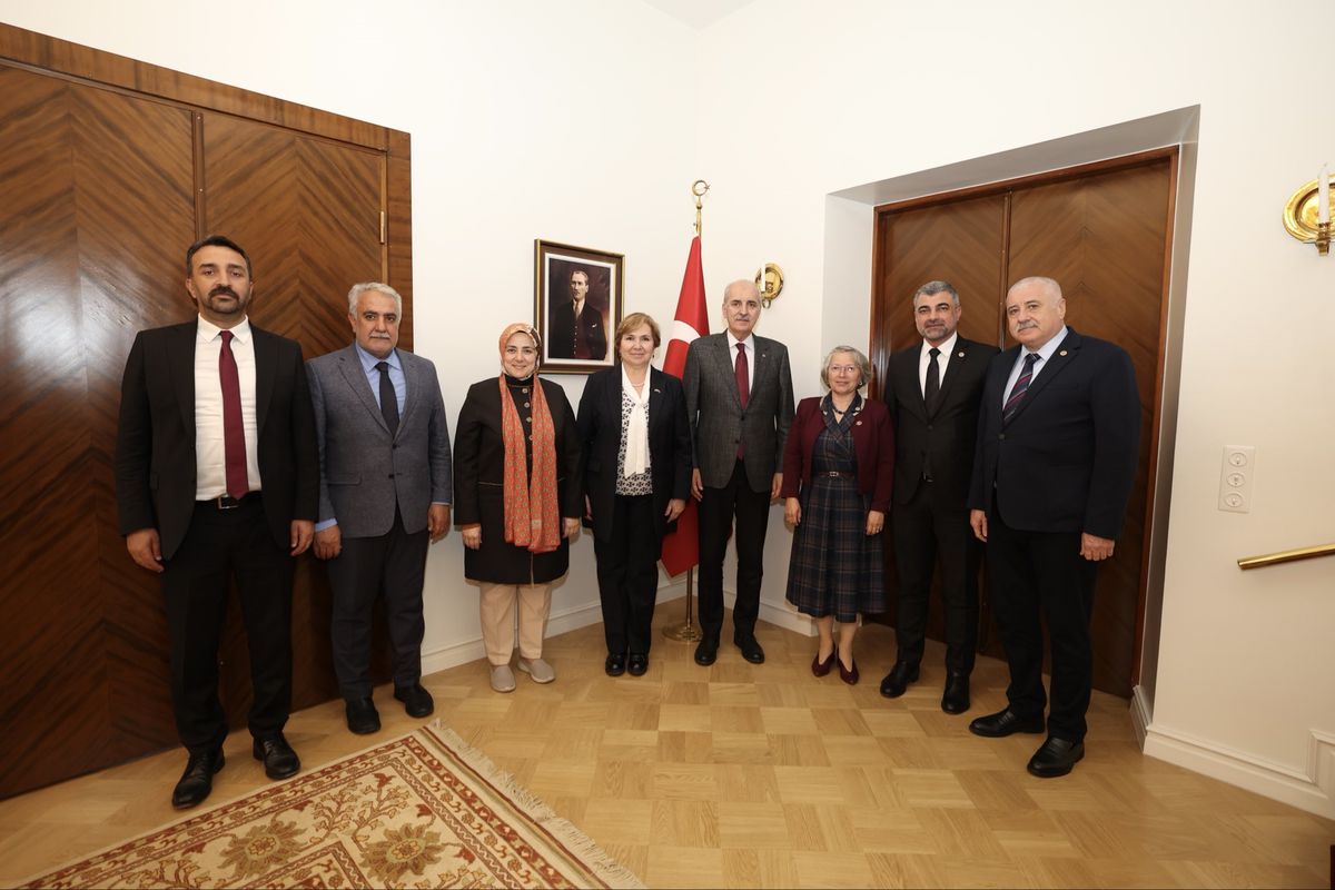Kurtulmuş, Finlandiya İslam Cemaatini Ziyaret Etti