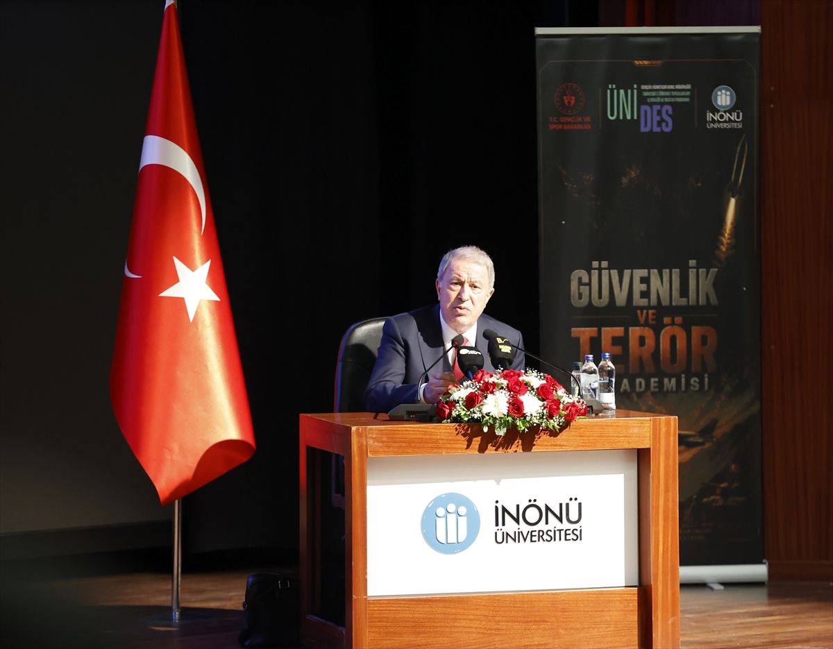 Akar: Mehmetçik terörle mücadelede asil davrandı