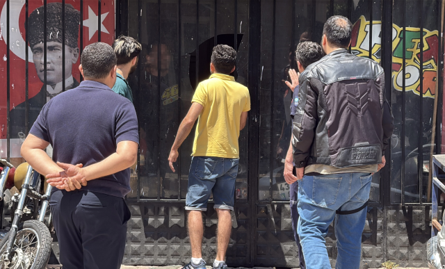 Üzerine benzin döküp kendini iş yerine kilitledi: Söz verdim mi tutarım