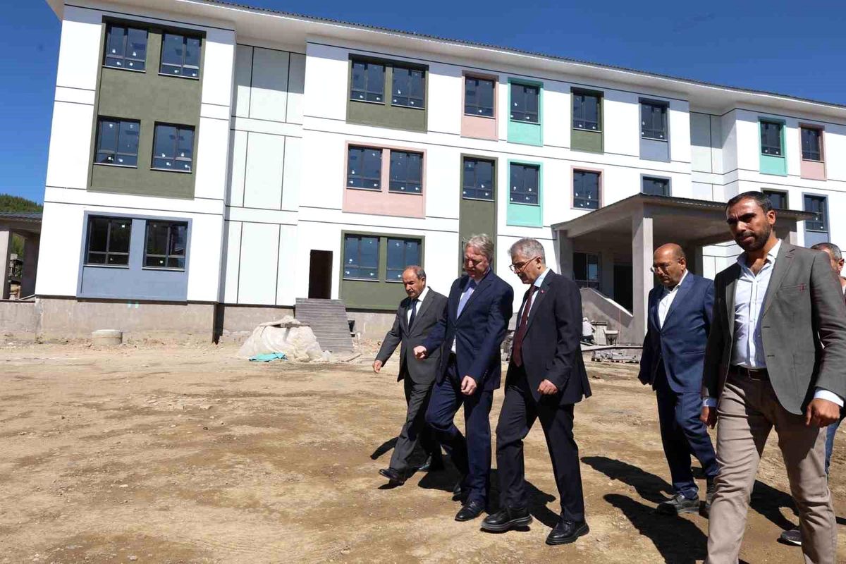 Bingöl\'de Hayırsever Okul İnşaatı İncelendi