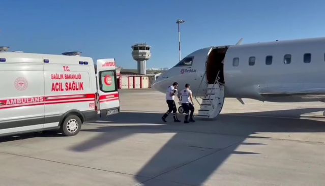 İki Bebek Acil Olarak İstanbul'a Sevk Edildi