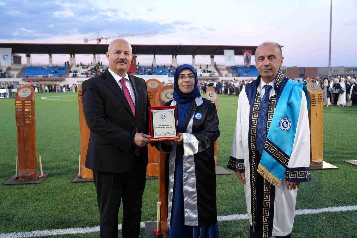 Adıyaman Üniversitesi\'nde mezuniyet coşkusu yaşandı