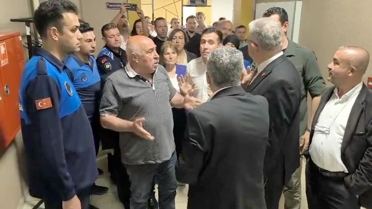 Afyonkarahisar Meclis Toplantısında Gerginlik