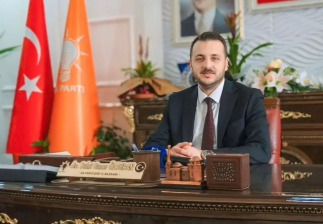 AK Parti'de Adana, Diyarbakır, Giresun ve Siirt il başkanları görevden alındı