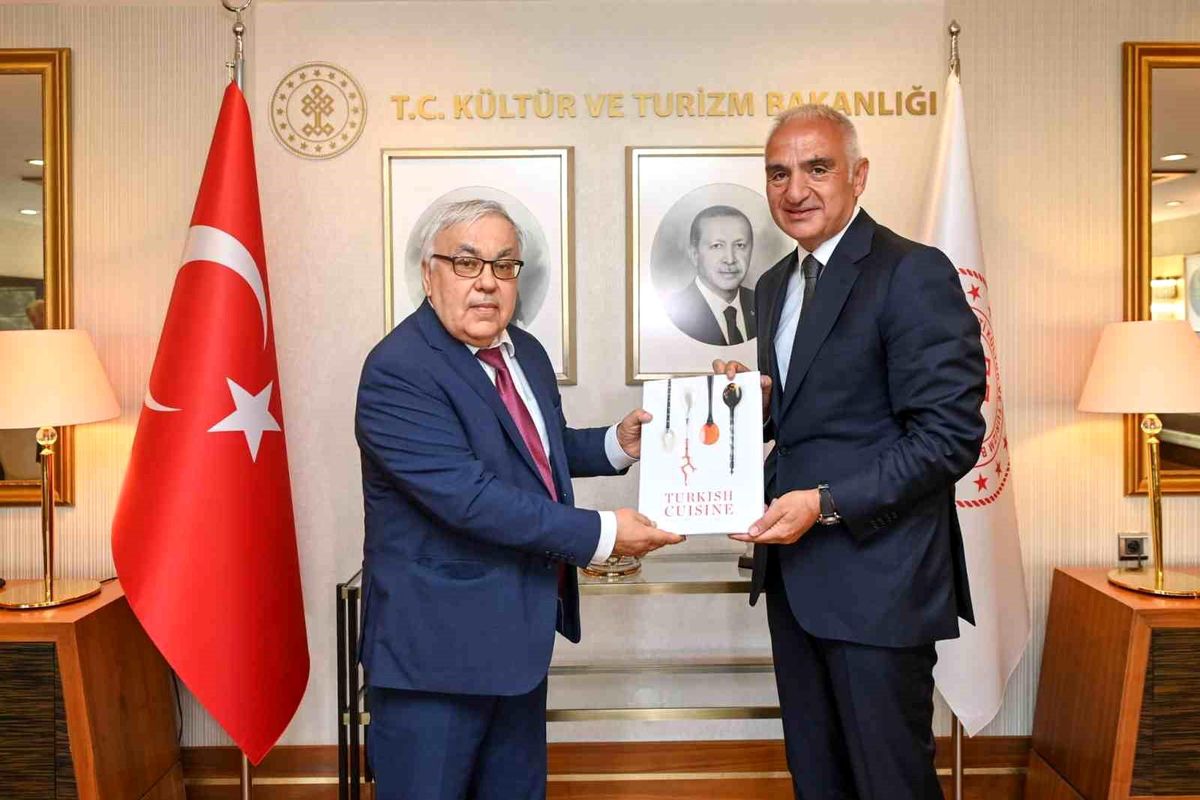 Bakan Ersoy, Rus Büyükelçi\'yi Ağırladı
