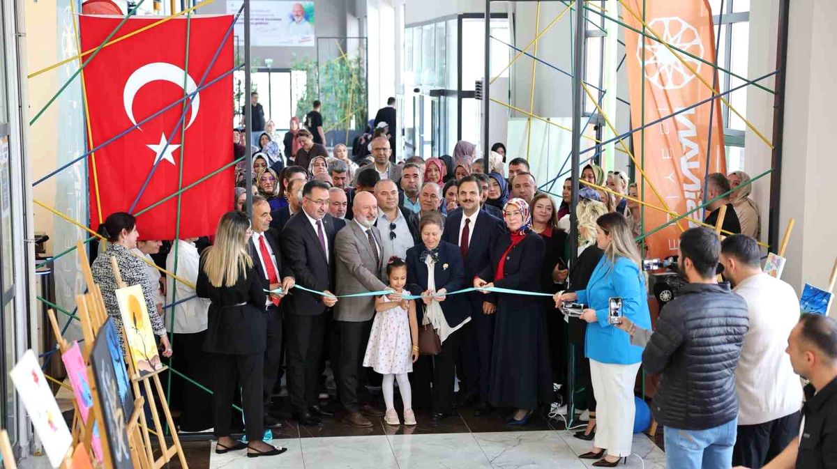 Kocasinan Akademileri\'nden görkemli yıl sonu sergisi