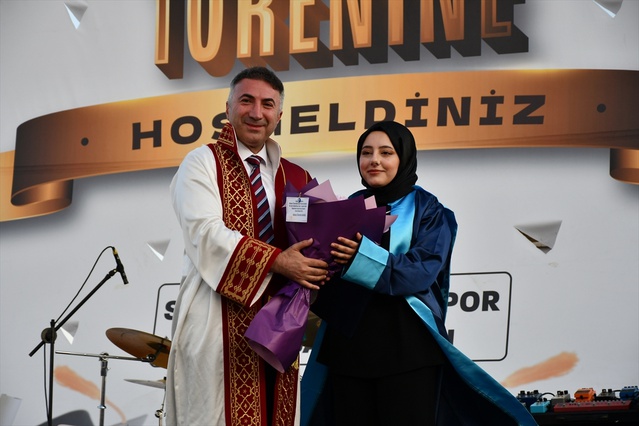 BATÜ Mezuniyet Töreni Coşkuyla Gerçekleşti