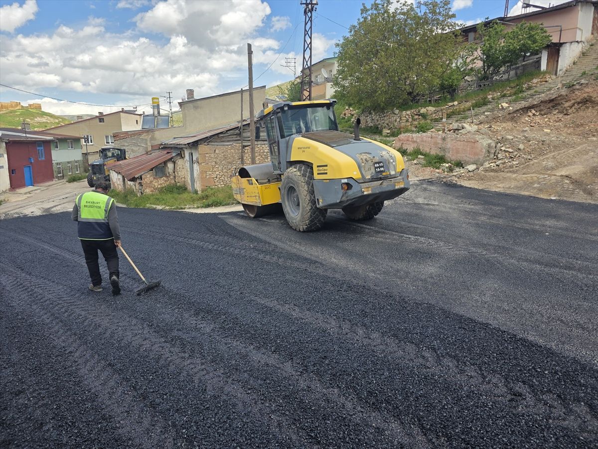 Bayburt\'ta Asfaltlama ve Çevre Düzenlemesi Devam Ediyor