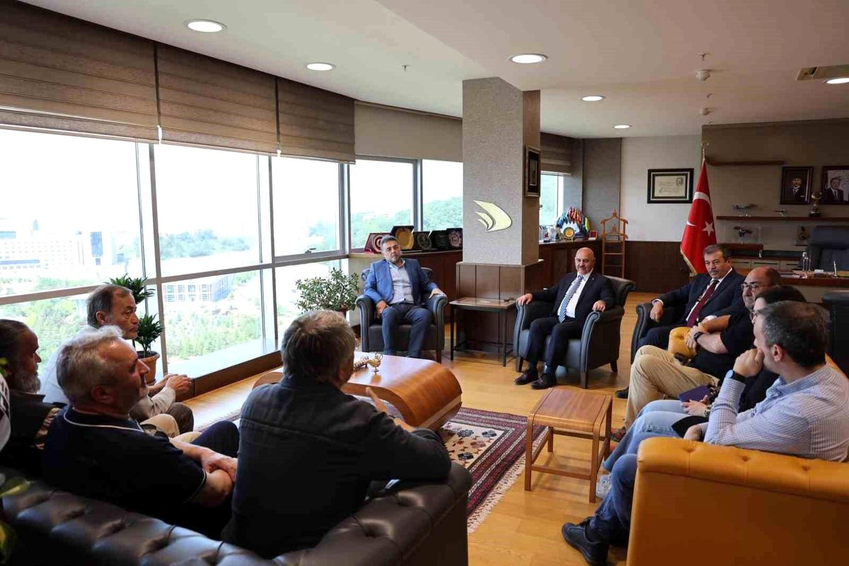 Düzce Üniversitesi ve Basın İlişkileri Geliştiriliyor