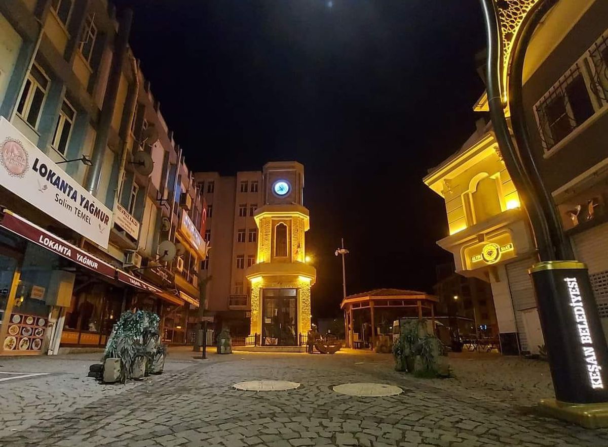 Edirne\'de Kurusıkı Tabancayla Havaya Ateş Açıldı