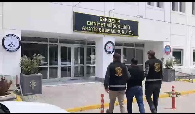 Eskişehir'de 4 Aranan Şahıs Yakalandı