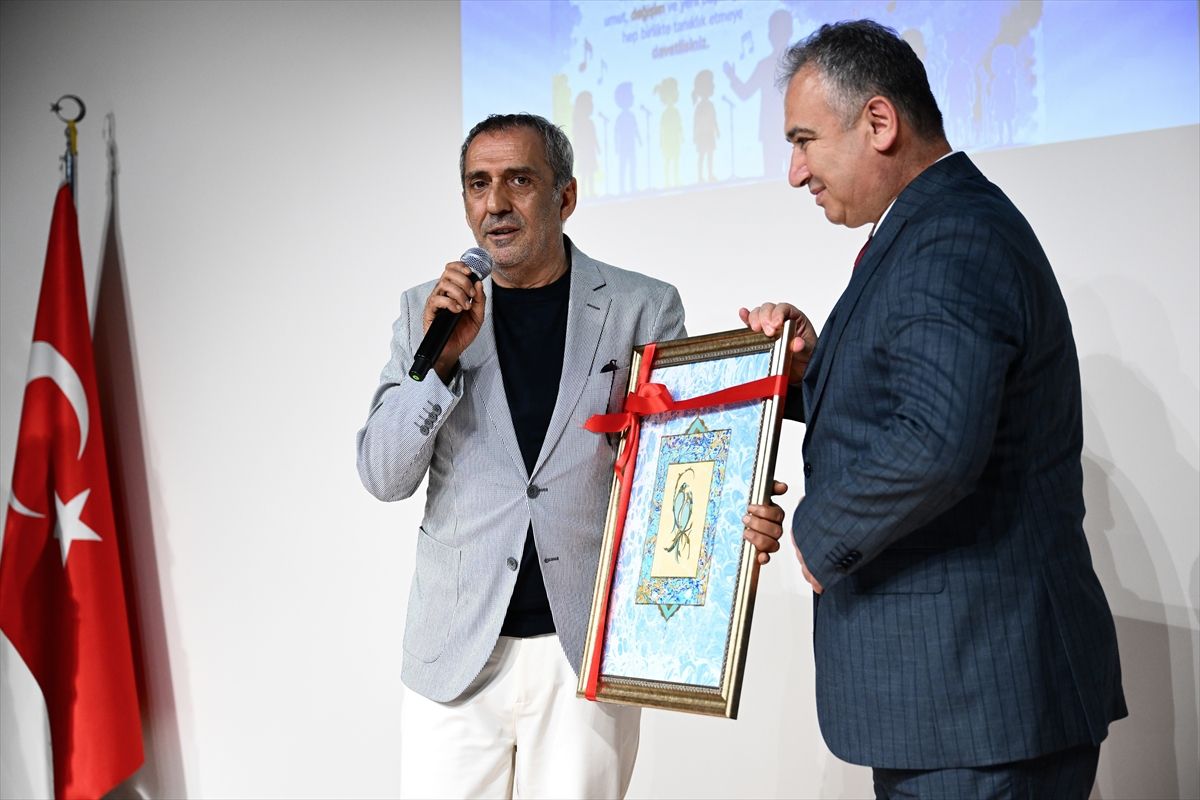 Umut Notaları Çocuk Korosu Sahne Aldı