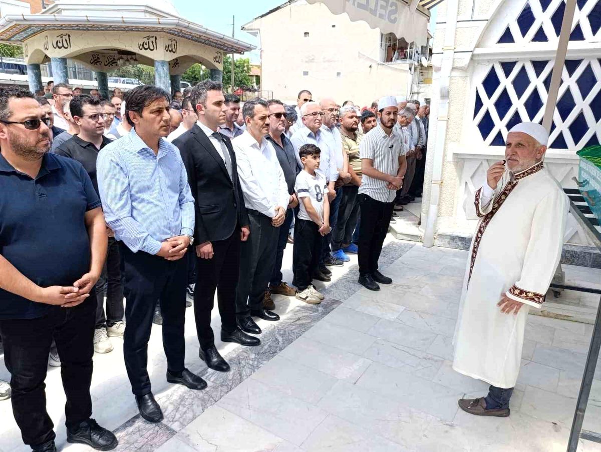 Denizli\'deki facia kurbanı otobüs şoförünün cenaze namazını abisi kıldırdı