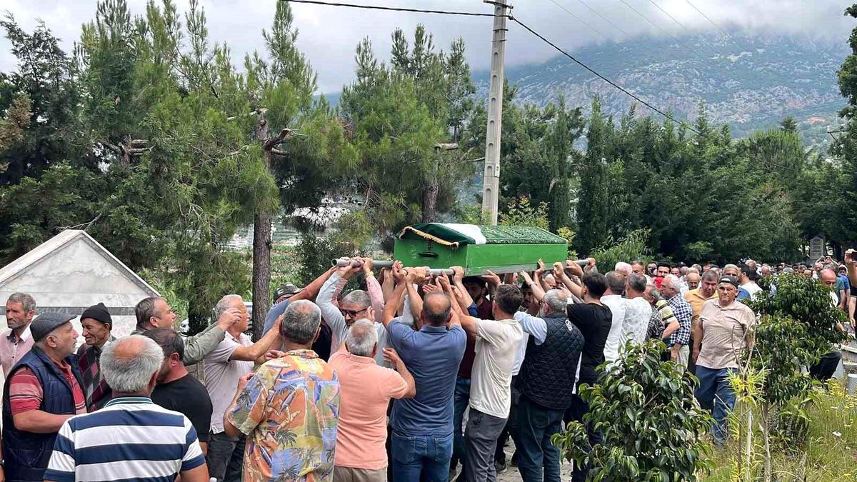 Hayriye Arıkan Son Yolculuğuna Uğurlandı