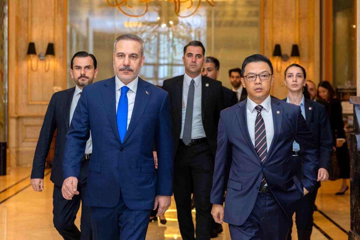 Hakan Fidan Endonezya\'da