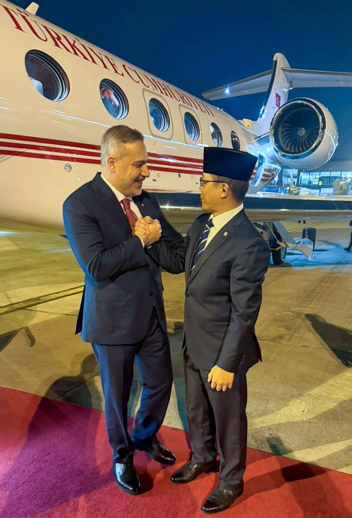 Hakan Fidan Endonezya\'da karşılandı
