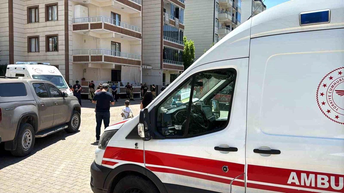 Diyarbakır\'da Klima Yangını Kontrol Altına Alındı