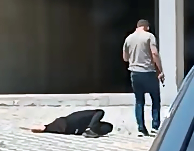 Emekli polisin oğlunu öldürdüğü anlar ortaya çıktı! Şarjör bitene kadar ateş etti