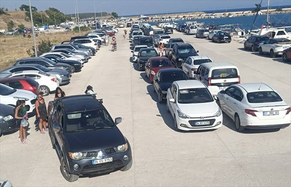 Enez\'de Balıkçı Barınağına Araç Girişi Yasaklandı